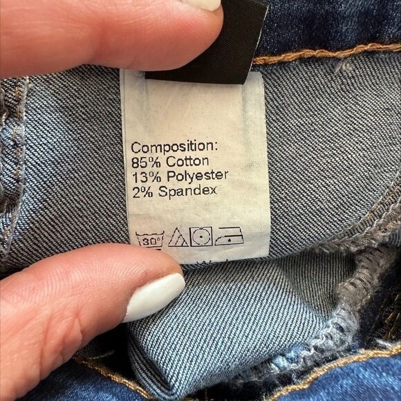 Shein flare or bell bottom jean, EUC, sz 30/32/classic indigo, wide legged - Picture 3 of 16
